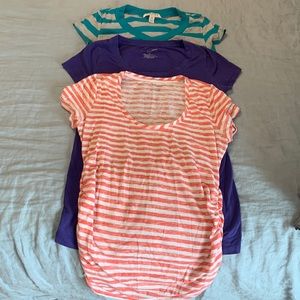 Bundle of 3 maternity t-shirts